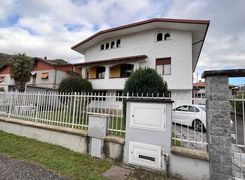 Casa Bi/Trifamiliare in vendita