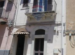 Casa indipendente in vendita
