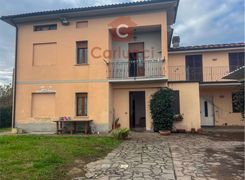 Casa indipendente in vendita