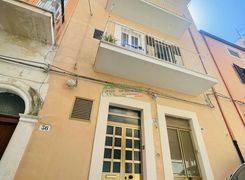 Casa indipendente in vendita