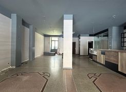 Negozio/Locale commerciale in affitto