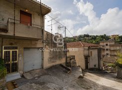 Casa indipendente in vendita