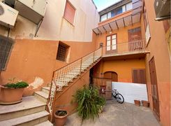 Casa indipendente in vendita