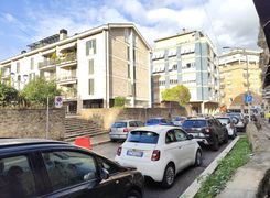 Negozio/Locale commerciale in affitto