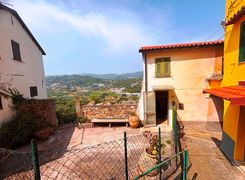 Casa indipendente in vendita