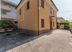 Casa indipendente in vendita