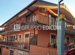 Casa indipendente in vendita