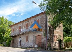 Casa indipendente in vendita