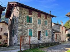 Casa indipendente in vendita