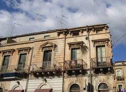 Casa indipendente in vendita