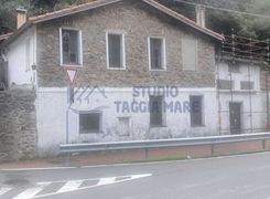 Casa indipendente in vendita