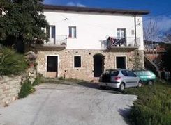 Casa indipendente in vendita