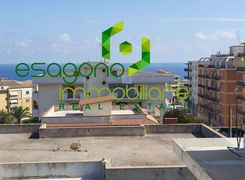 Trilocale in Vendita in Via Grottasanta a Siracusa - 115mq - Casa.it