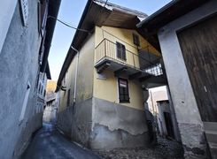 Casa indipendente in vendita