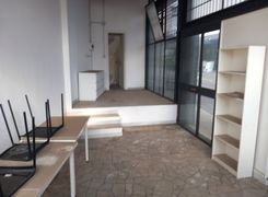 Negozio/Locale commerciale in affitto