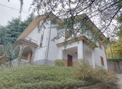 Casa indipendente in vendita