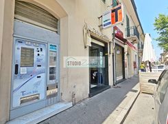Attività/Licenza (con o senza mura) in vendita