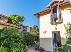 Casa indipendente in vendita