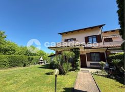 Casa indipendente in vendita