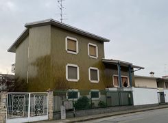 Casa Bi/Trifamiliare in vendita