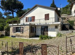 Casa indipendente in vendita