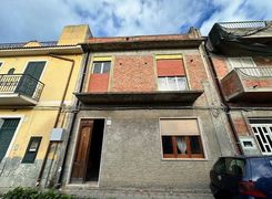 Casa indipendente in vendita