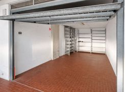 Box/posto auto in affitto