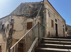 Casa indipendente in vendita