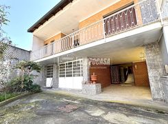 Casa indipendente in vendita