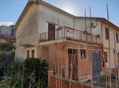 Casa indipendente in vendita