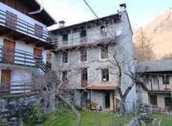 Casa indipendente in vendita