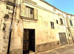 Casa indipendente in vendita