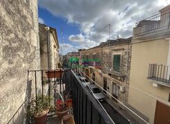 Casa indipendente in vendita