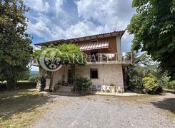 Casa indipendente in vendita