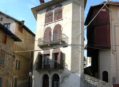 Casa indipendente in vendita