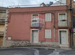 Casa indipendente in vendita