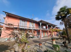 Casa indipendente in vendita
