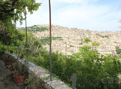 Casa indipendente in vendita