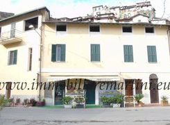 Casa indipendente in vendita