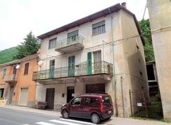 Casa indipendente in vendita