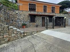 Casa indipendente in vendita