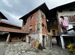 Casa indipendente in vendita