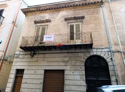 Casa indipendente in vendita