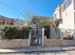 Casa indipendente in vendita