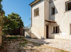 Casa indipendente in vendita