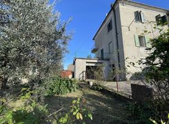 Casa indipendente in vendita