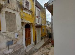 Casa indipendente in vendita