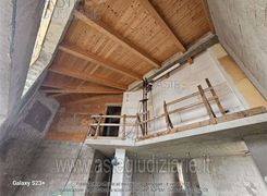 Casa indipendente in vendita