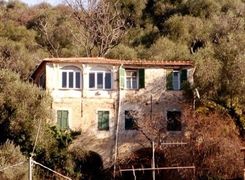 Casa indipendente in vendita