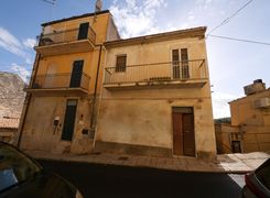 Casa indipendente in vendita